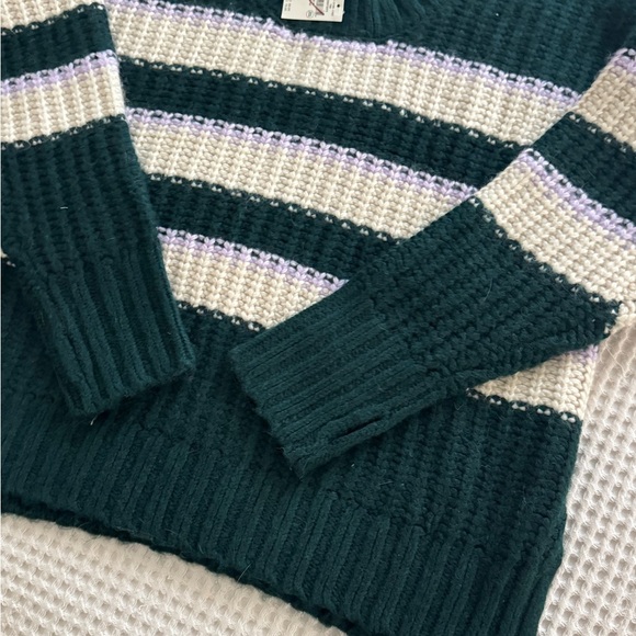 Offline by Aerie Green and Cream Bundle Up Sweater - NWT szM - Picture 4 of 6